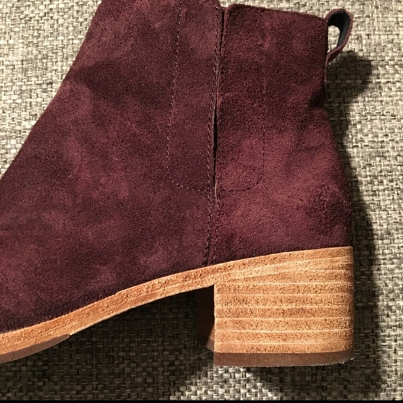 Kork-Ease “Mindo” ankle boot, 8.5, burgundy suede - Picture 3 of 4